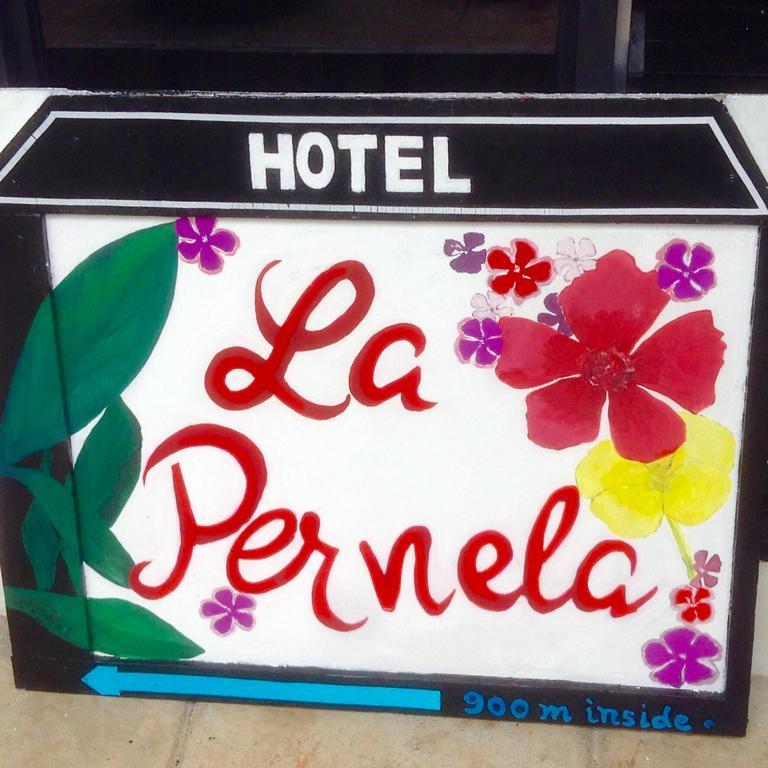 La Pernela Resort Biking Bagian luar foto